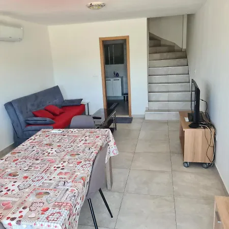 Apartment Apartman Senka Rogotin